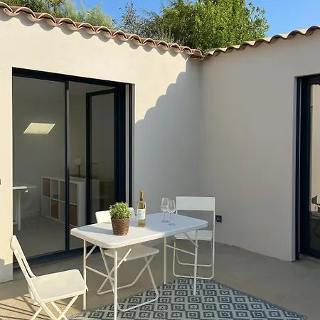 Tatil Evi Maison Moderne Jardin Piscine Et Parking Prives, Pres D'aix Centre Venelles